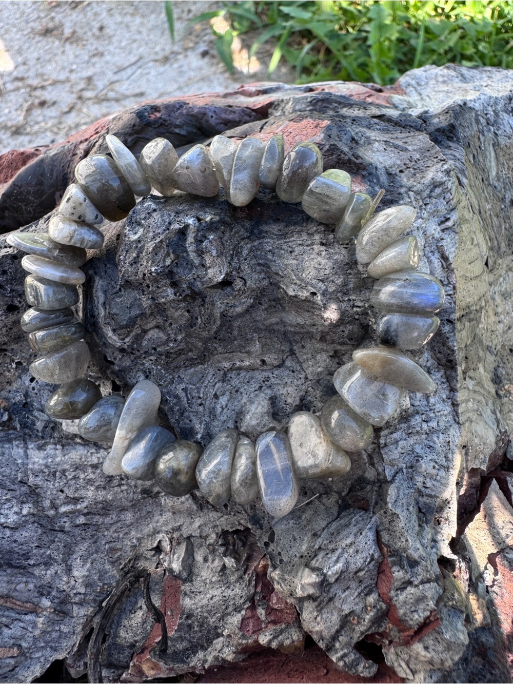 Labradorite Beaded Stretch Bracelet - Gray Blue Sheen